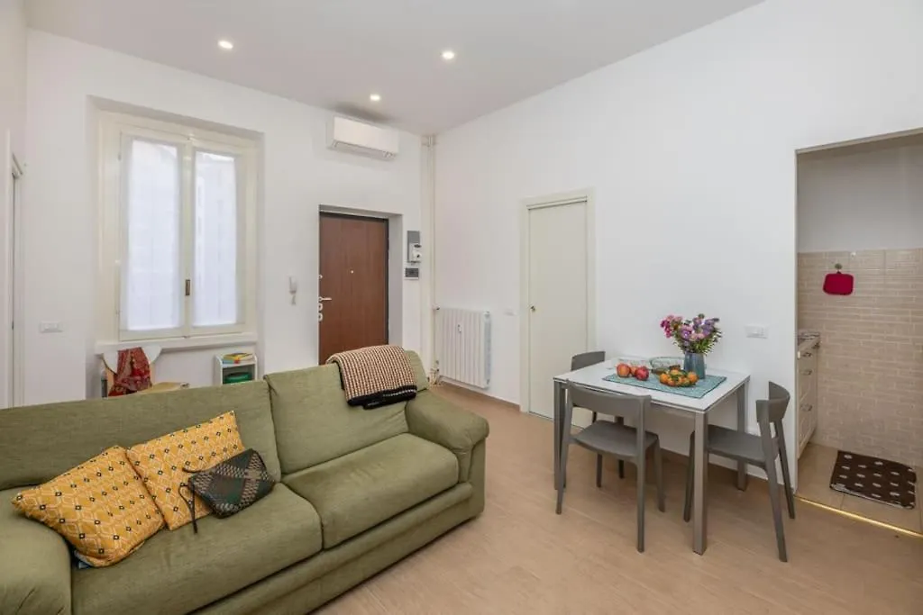 Apartment Ferienwohnung Liberty House, In Stile Retro! Mailand Italien