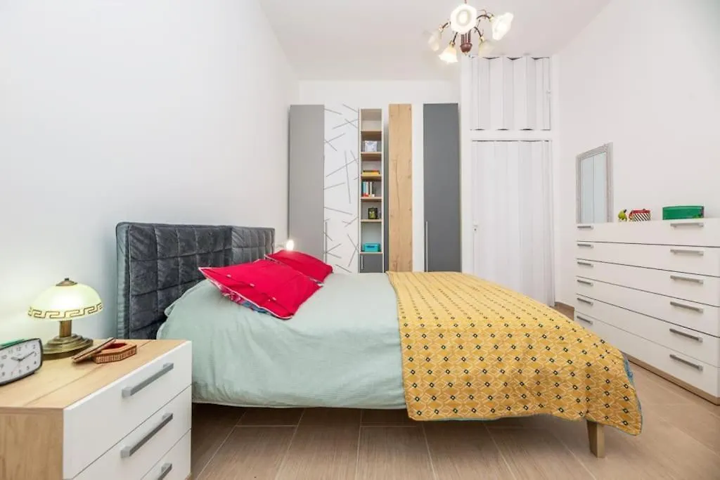 Ferienwohnung Liberty House, In Stile Retro! Mailand Apartment