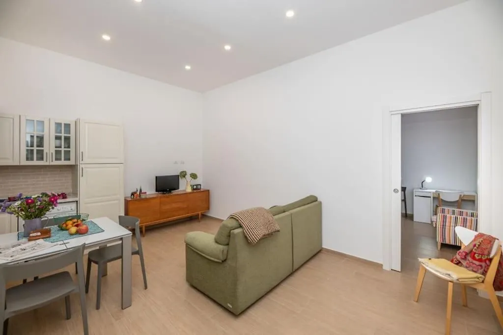 Ferienwohnung Liberty House, In Stile Retro! Mailand Italien