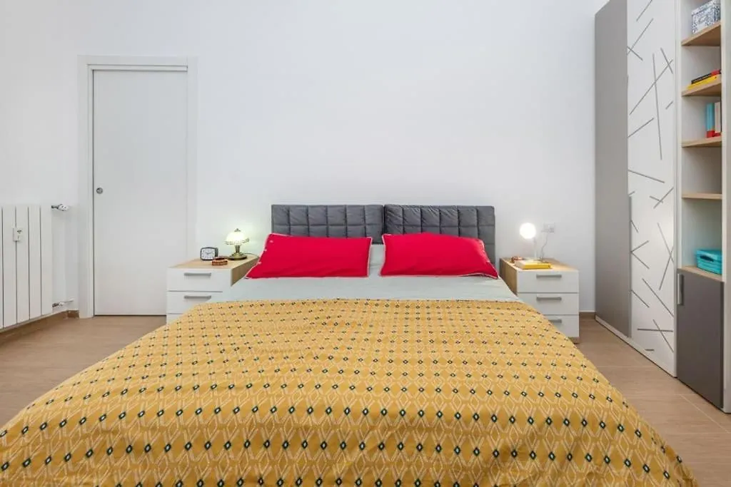 Ferienwohnung Liberty House, In Stile Retro! Mailand
