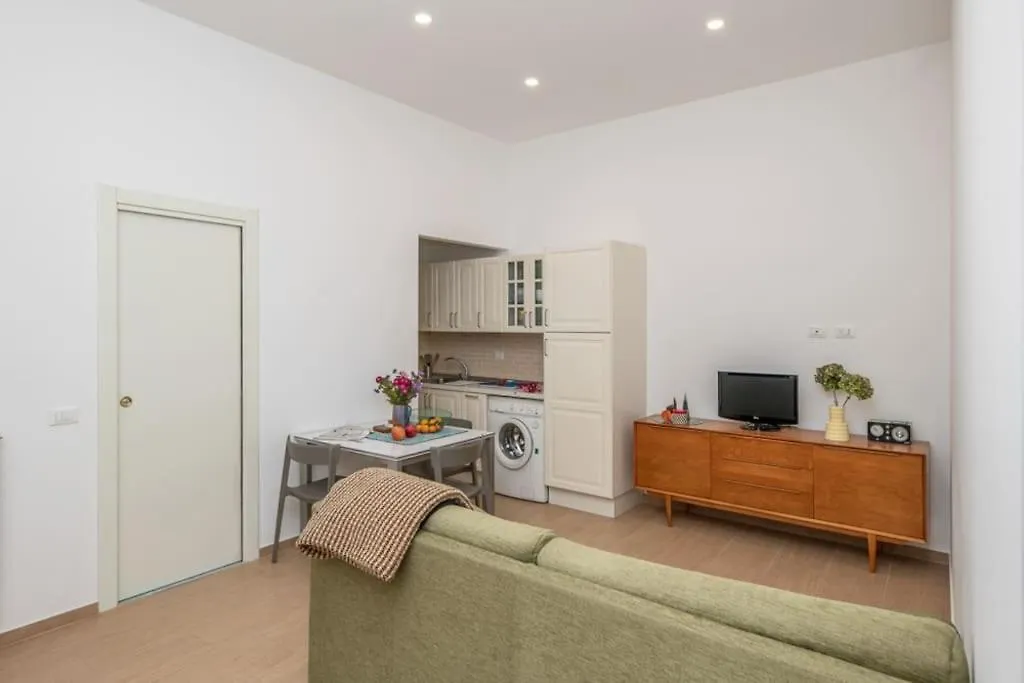 Apartment Ferienwohnung Liberty House, In Stile Retro! Mailand Italien